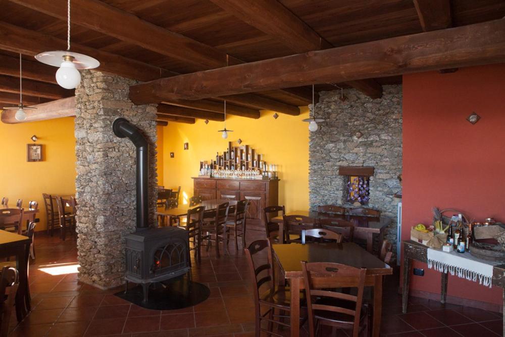 Agriturismo A Nostro Mizoun Ostana المظهر الخارجي الصورة
