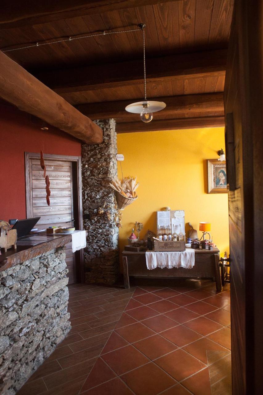 Agriturismo A Nostro Mizoun Ostana المظهر الخارجي الصورة